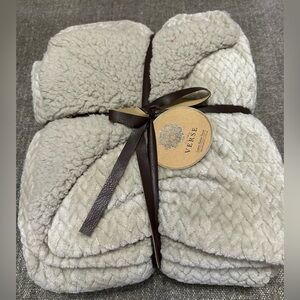 Luxury Berber Throw Blanket Verse 
New With Tags Tan